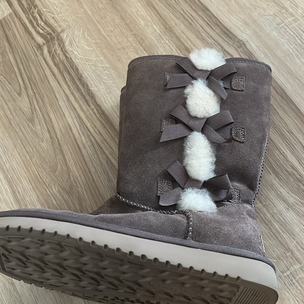 Grey Uggs - image 7